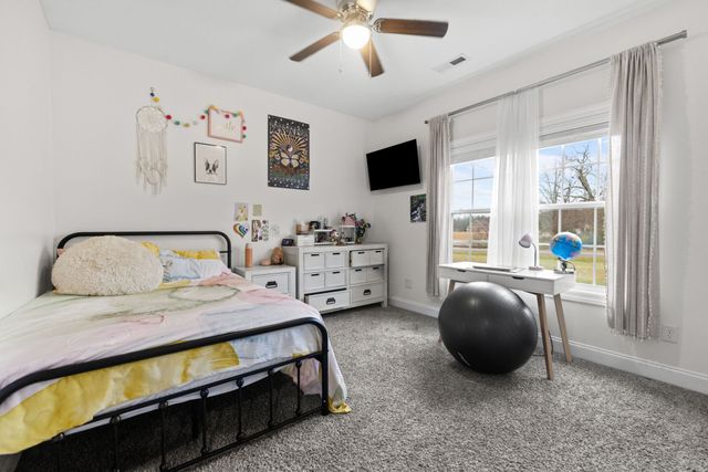 22 Hickory Dr, Manchester, TN 37355