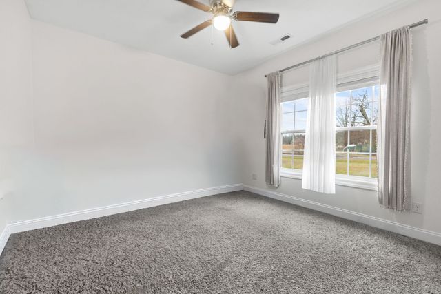 22 Hickory Dr, Manchester, TN 37355