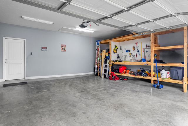 22 Hickory Dr, Manchester, TN 37355