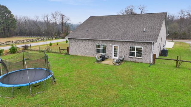 22 Hickory Dr, Manchester, TN 37355