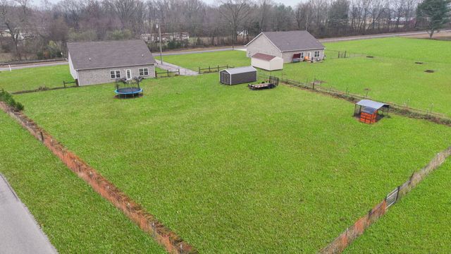 22 Hickory Dr, Manchester, TN 37355