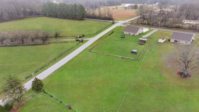 22 Hickory Dr, Manchester, TN 37355