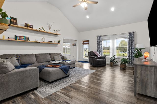 22 Hickory Dr, Manchester, TN 37355