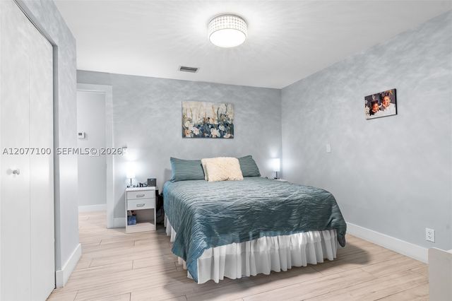 1064 NW 97th Ave 219, Pembroke Pines, FL 33024