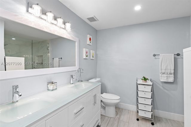1064 NW 97th Ave 219, Pembroke Pines, FL 33024