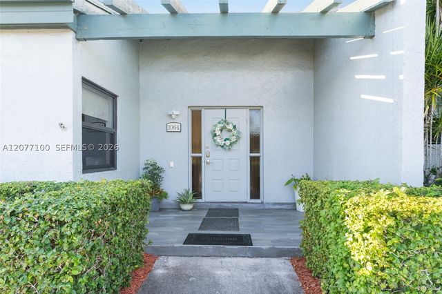 1064 NW 97th Ave 219, Pembroke Pines, FL 33024