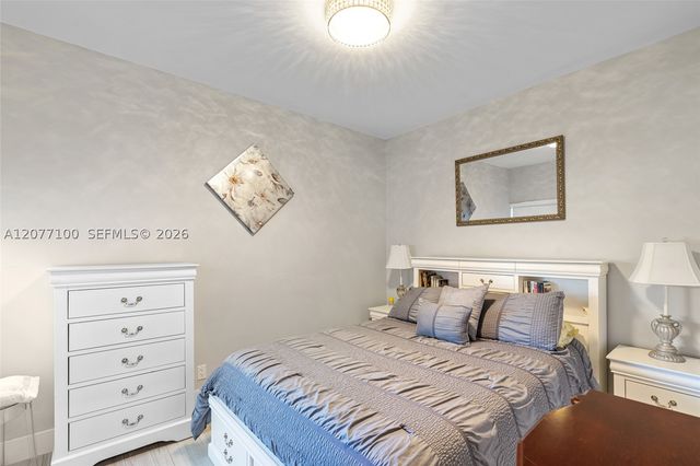 1064 NW 97th Ave 219, Pembroke Pines, FL 33024