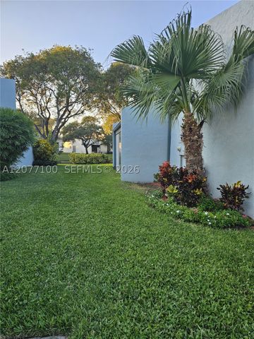 1064 NW 97th Ave 219, Pembroke Pines, FL 33024