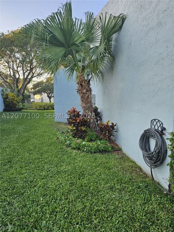 1064 NW 97th Ave 219, Pembroke Pines, FL 33024