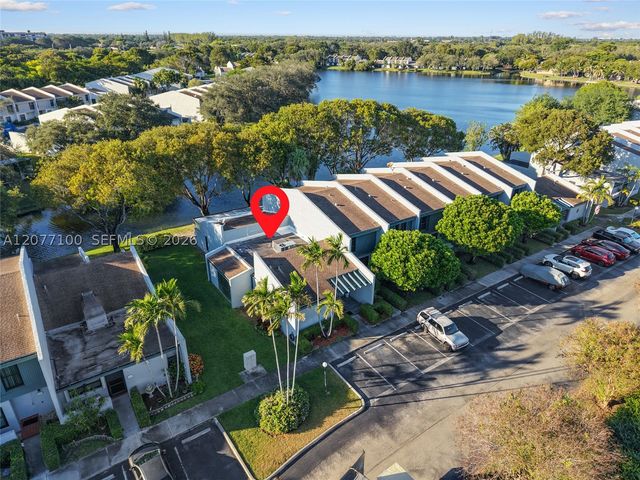 1064 NW 97th Ave 219, Pembroke Pines, FL 33024