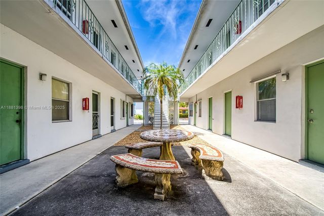 1824 Monroe St 10, Hollywood, FL 33020