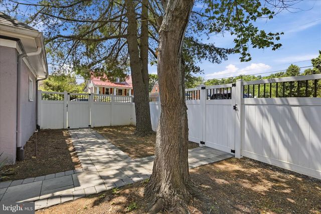 502 N ROYAL AVE, Front Royal, VA 22630