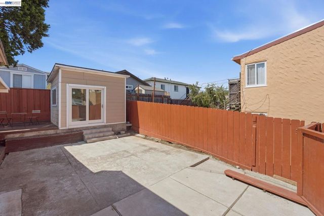 5237 Fresno Ave, Richmond, CA 94804
