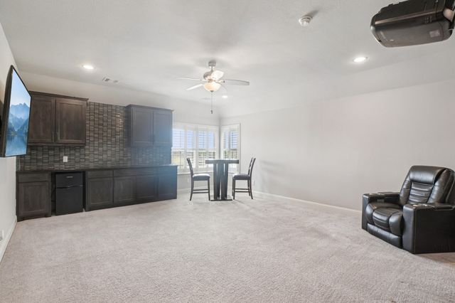 8230 Palmer Lane, Waxahachie, TX 75167