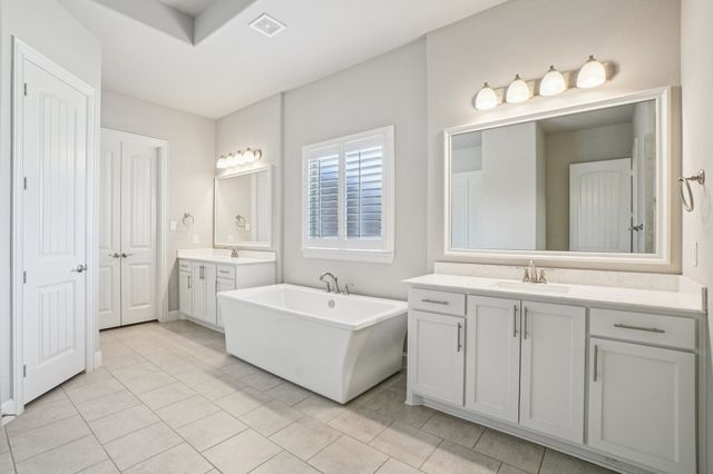 8230 Palmer Lane, Waxahachie, TX 75167