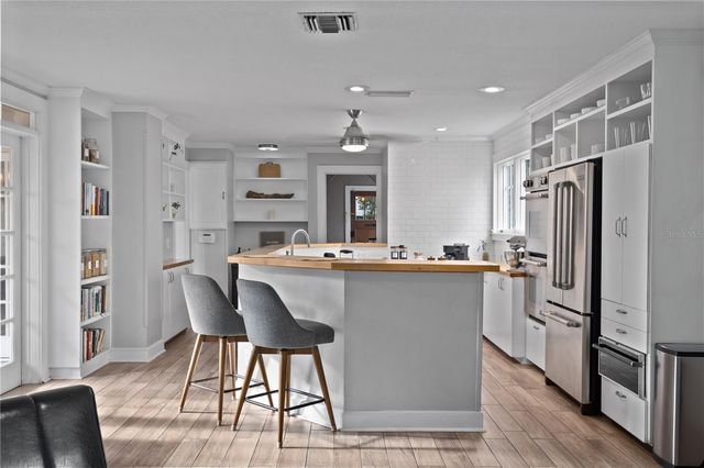 210 PHILLIPS PLACE, Orlando, FL 32806