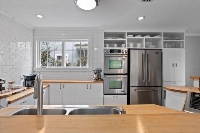 210 PHILLIPS PLACE, Orlando, FL 32806