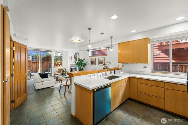 2008 15th Ave South, Seattle, WA 98144