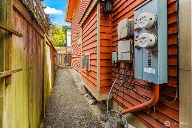 2008 15th Ave South, Seattle, WA 98144