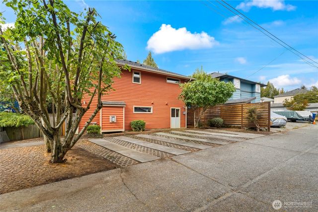 2008 15th Ave South, Seattle, WA 98144