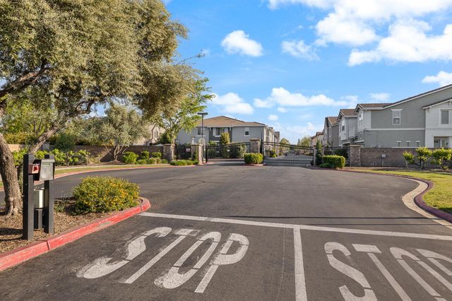 2089 Boccioni Lane, Clovis, CA 93611