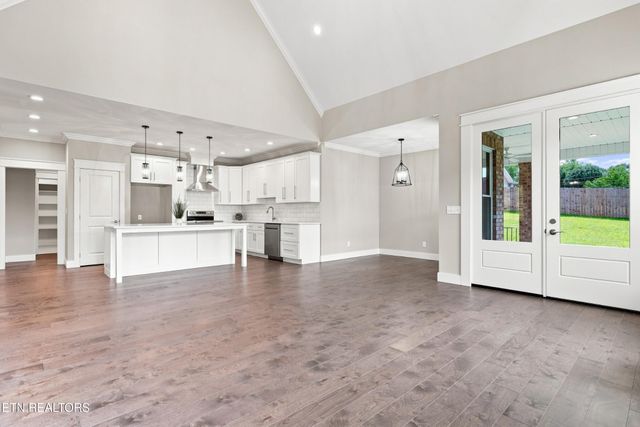 8017 Little Joe Rd, Powell, TN 37849
