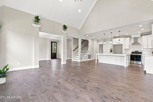 8017 Little Joe Rd, Powell, TN 37849