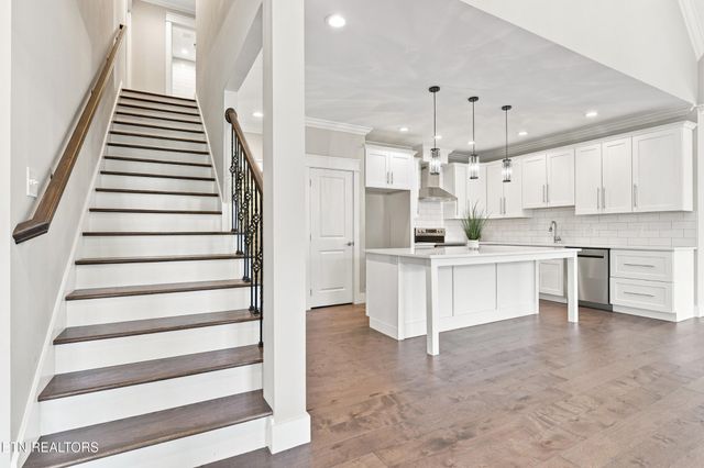8017 Little Joe Rd, Powell, TN 37849