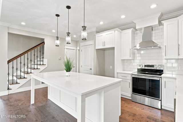 8017 Little Joe Rd, Powell, TN 37849