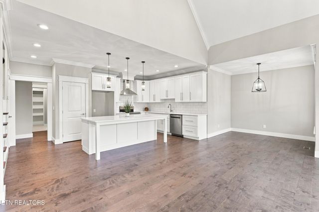 8017 Little Joe Rd, Powell, TN 37849