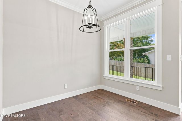 8017 Little Joe Rd, Powell, TN 37849