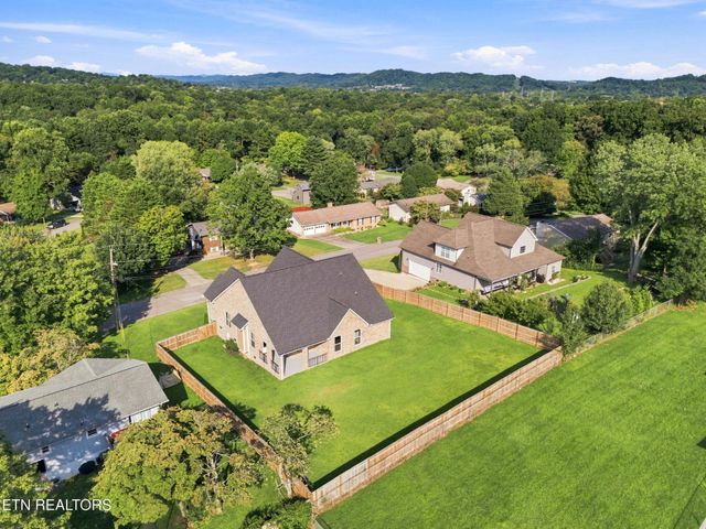 8017 Little Joe Rd, Powell, TN 37849