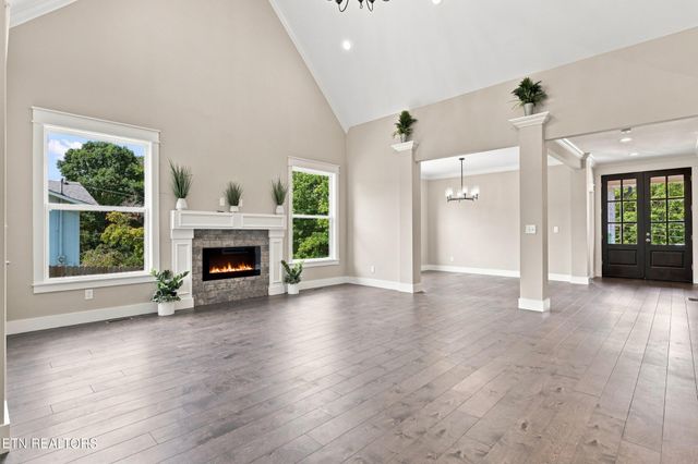 8017 Little Joe Rd, Powell, TN 37849