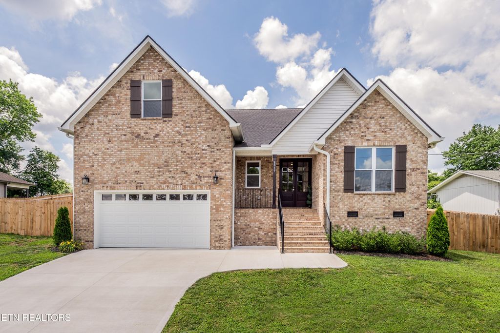 8017 Little Joe Rd, Powell, TN 37849