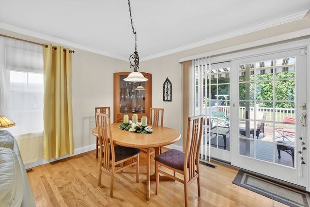 94 Meadowbrook Rd, East Longmeadow, MA 01028