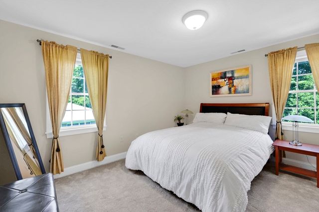 94 Meadowbrook Rd, East Longmeadow, MA 01028