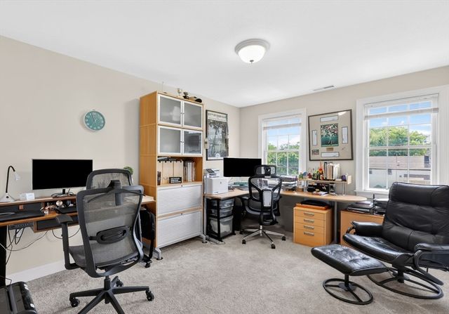 94 Meadowbrook Rd, East Longmeadow, MA 01028