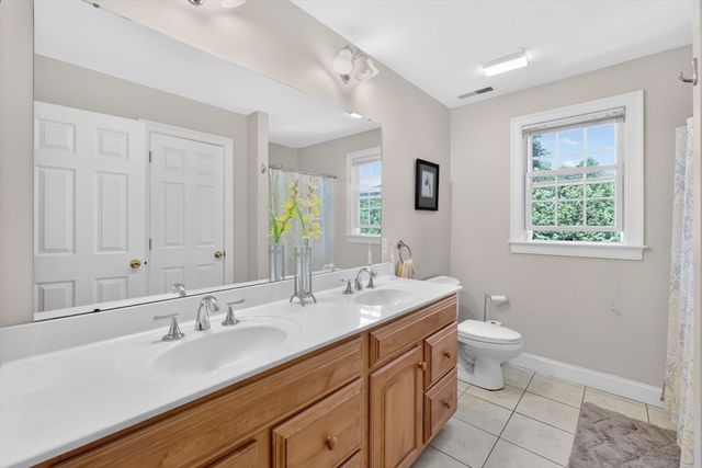 94 Meadowbrook Rd, East Longmeadow, MA 01028