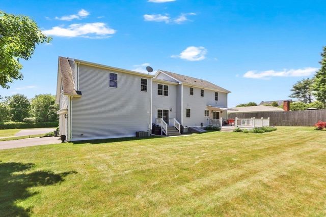 94 Meadowbrook Rd, East Longmeadow, MA 01028