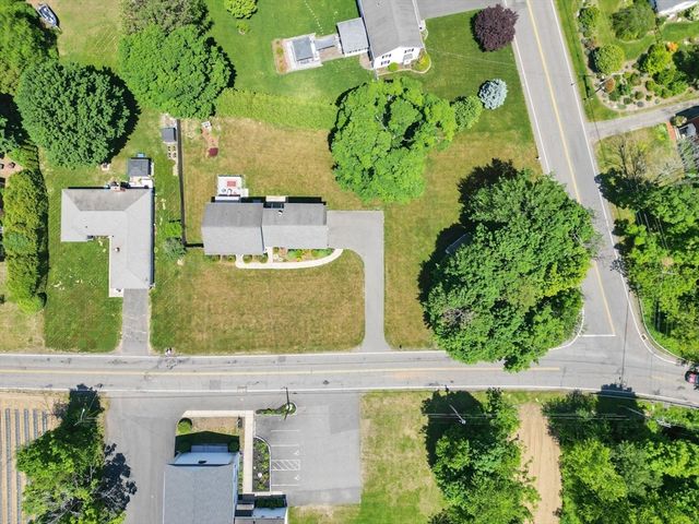 94 Meadowbrook Rd, East Longmeadow, MA 01028