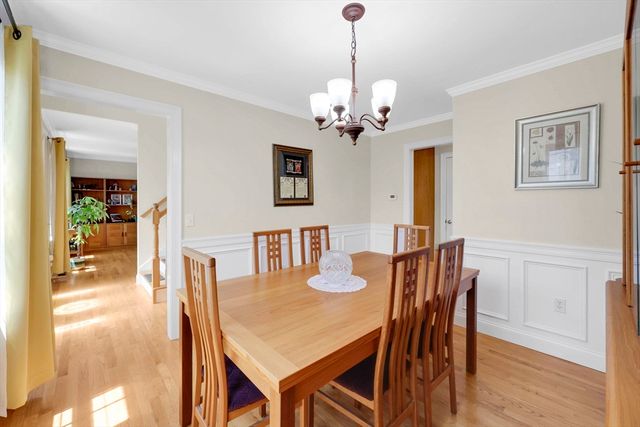 94 Meadowbrook Rd, East Longmeadow, MA 01028