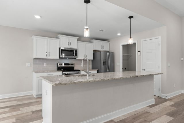 906 Vendue Ave, Clarksville, TN 37042