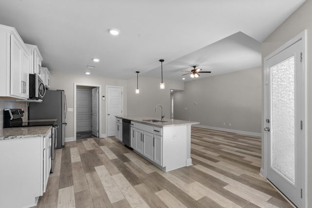 906 Vendue Ave, Clarksville, TN 37042