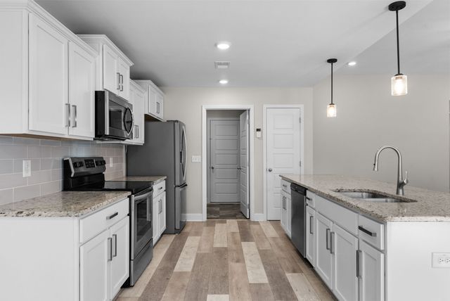 906 Vendue Ave, Clarksville, TN 37042