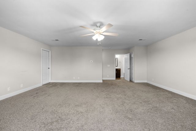 906 Vendue Ave, Clarksville, TN 37042