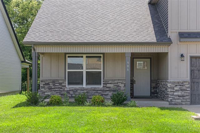 906 Vendue Ave, Clarksville, TN 37042