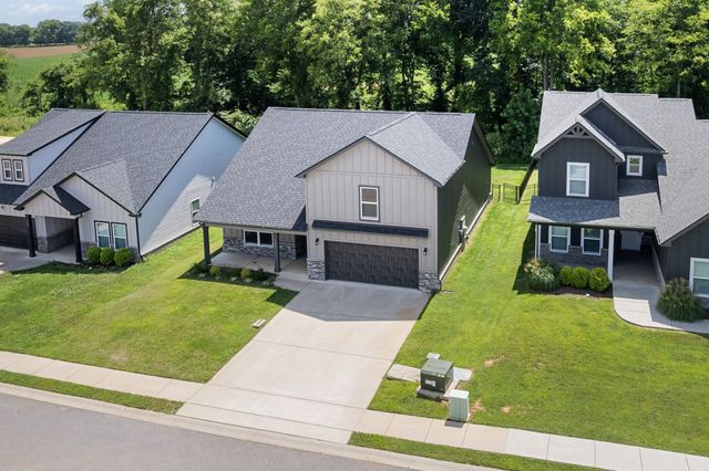 906 Vendue Ave, Clarksville, TN 37042