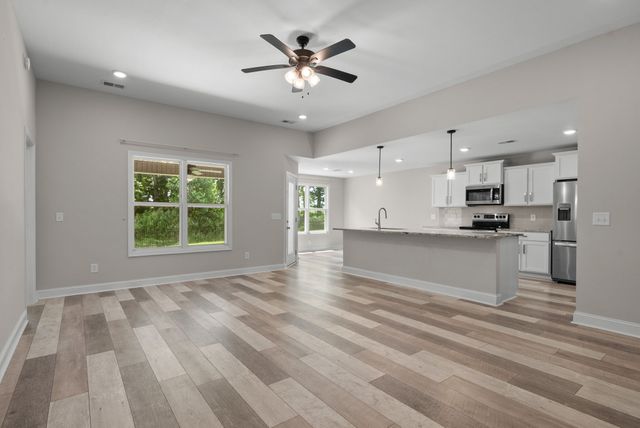 906 Vendue Ave, Clarksville, TN 37042