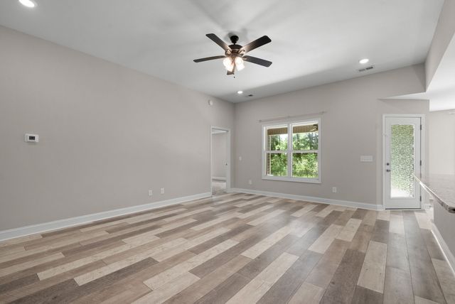 906 Vendue Ave, Clarksville, TN 37042