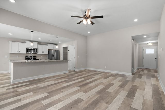 906 Vendue Ave, Clarksville, TN 37042